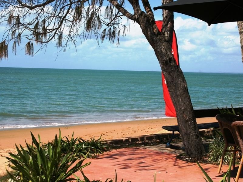 1/4 Frank St, Scarness QLD 4655