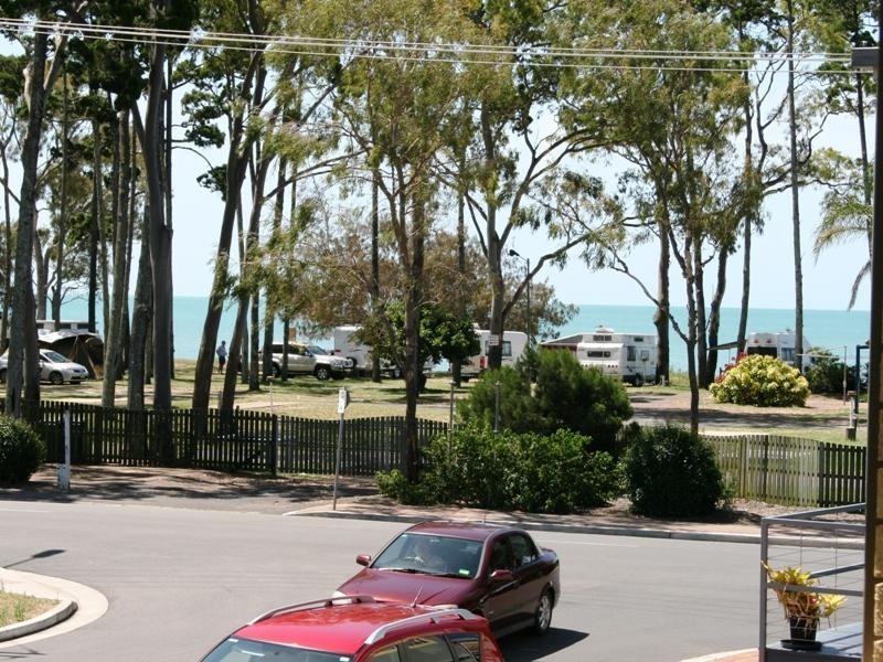 1/4 Frank St, Scarness QLD 4655