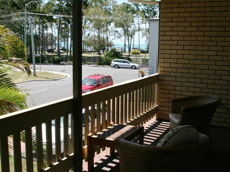 1/4 Frank St, Scarness QLD 4655