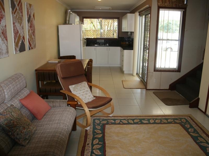 1/4 Frank St, Scarness QLD 4655