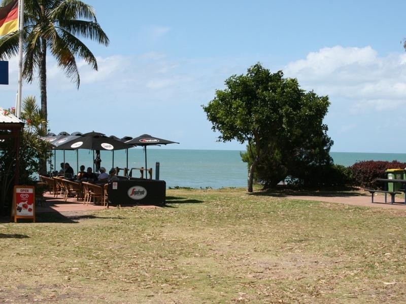 1/4 Frank St, Scarness QLD 4655