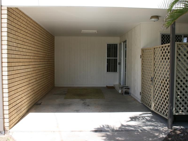 1/4 Frank St, Scarness QLD 4655