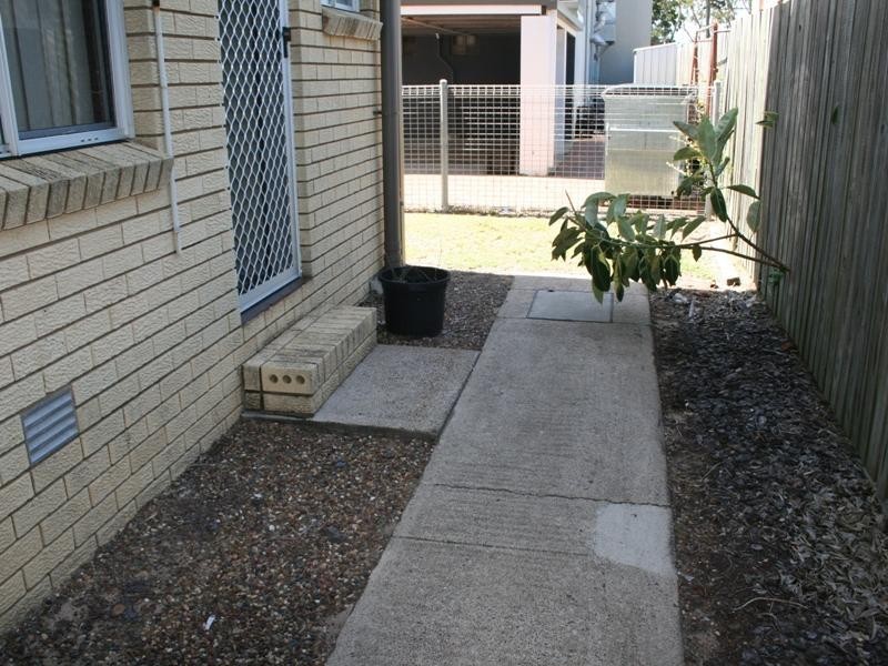 1/4 Frank St, Scarness QLD 4655