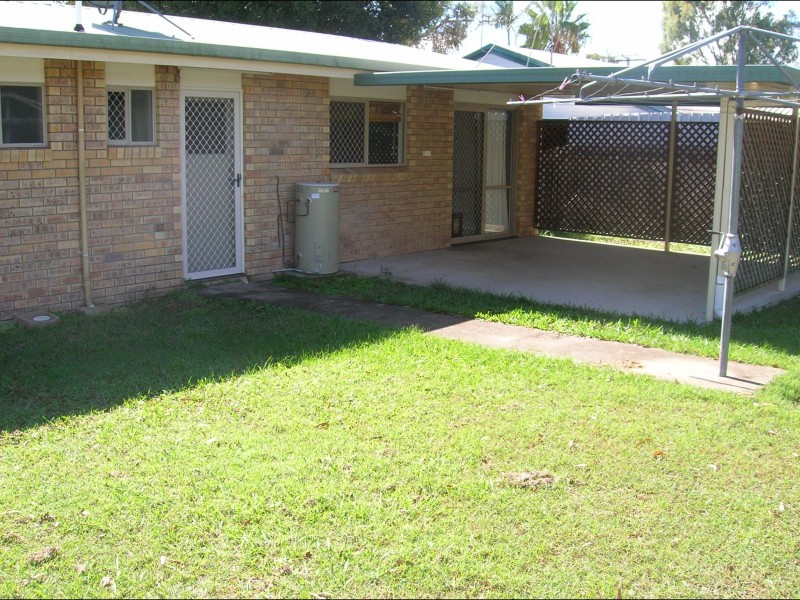 667 Boat Harbour Drive, Urangan QLD 4655
