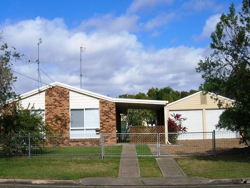 779 Boat Harbour Dr, Urangan QLD 4655