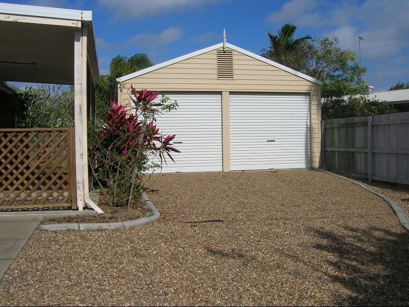 779 Boat Harbour Dr, Urangan QLD 4655