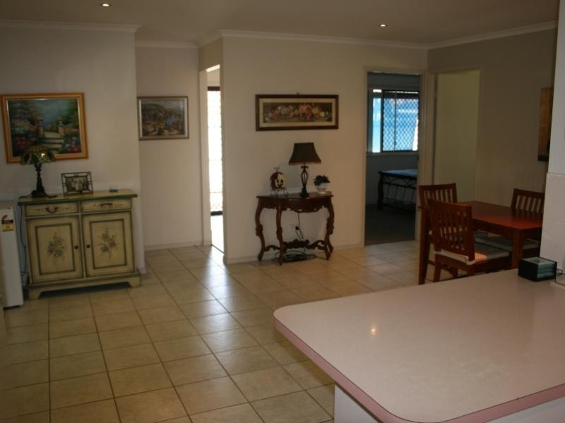 5 Moorhen Crt, Eli Waters QLD 4655