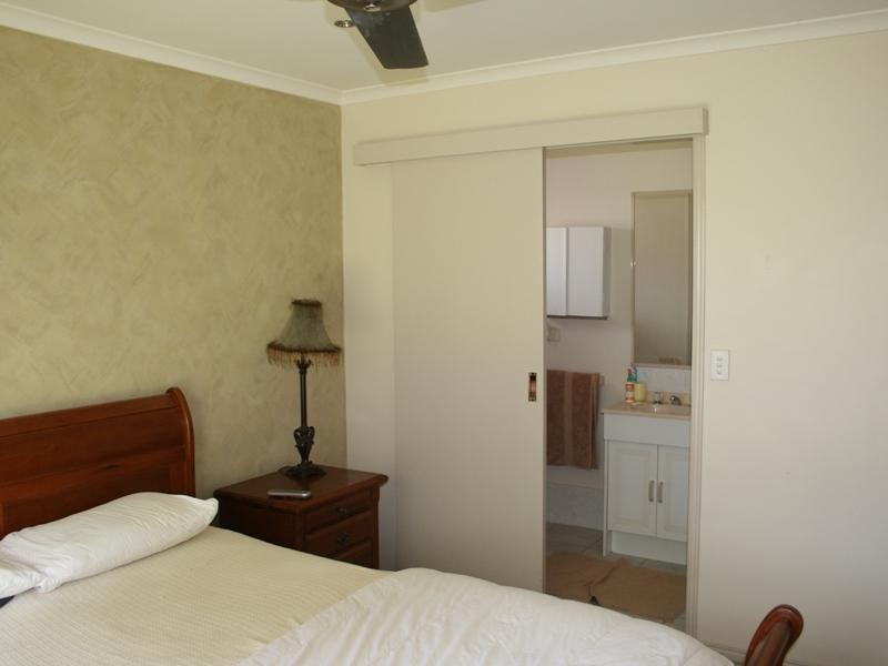 5 Moorhen Crt, Eli Waters QLD 4655