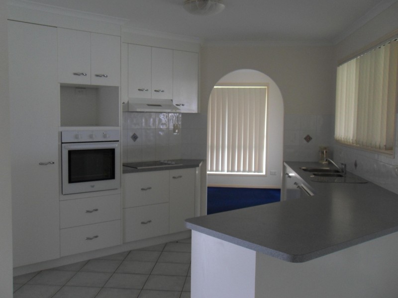 6 Arwon Close, Point Vernon QLD 4655