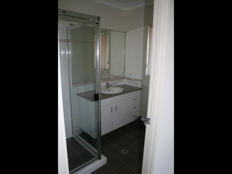 10 Teresa St, Nikenbah QLD 4655