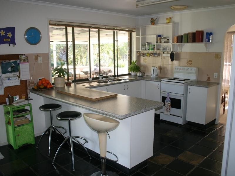 7 York St, Urraween QLD 4655