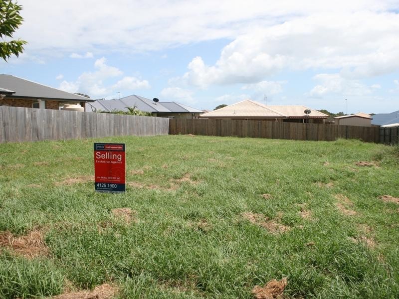 13 Teresa St, Nikenbah QLD 4655