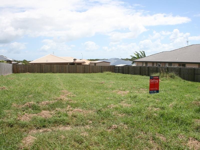 13 Teresa St, Nikenbah QLD 4655