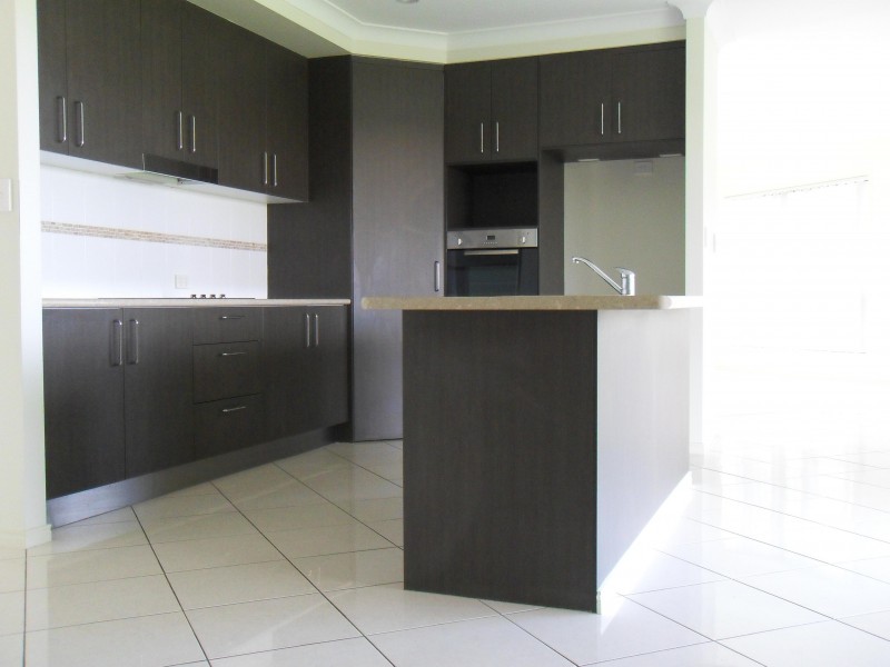 10 Teresa Street, Kawungan QLD 4655