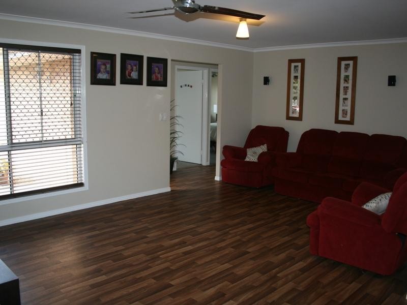 7 Moorhen Ct, Eli Waters QLD 4655