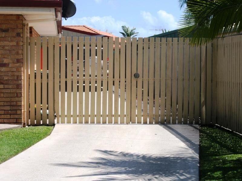 7 Moorhen Ct, Eli Waters QLD 4655