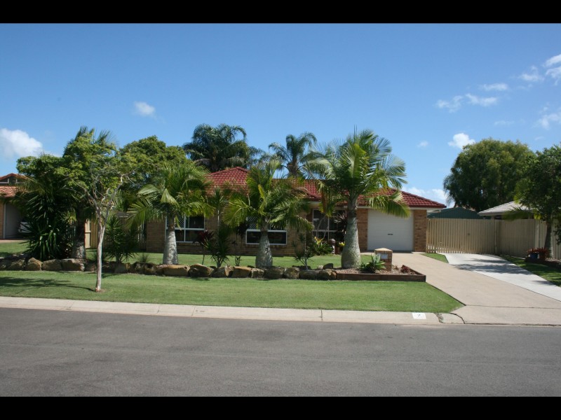 7 Moorhen Ct, Eli Waters QLD 4655