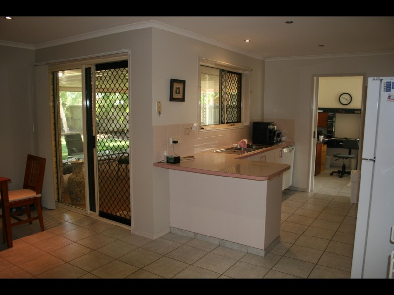 5 Moorhen Court, Eli Waters QLD 4655