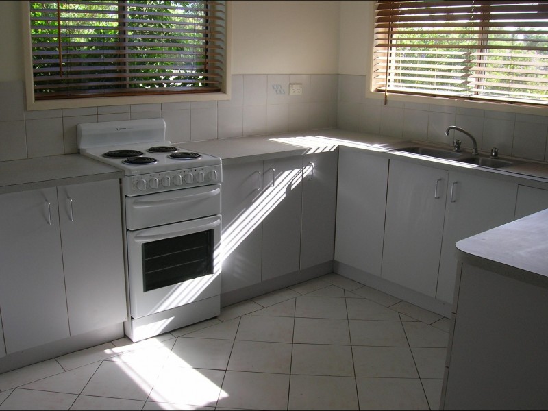 759 Boat Harbour Drive, Urangan QLD 4655