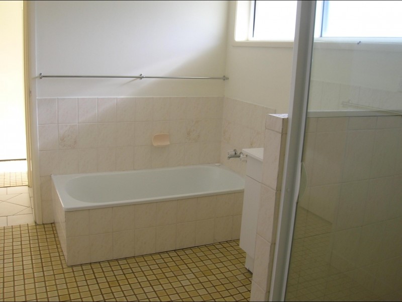 759 Boat Harbour Drive, Urangan QLD 4655