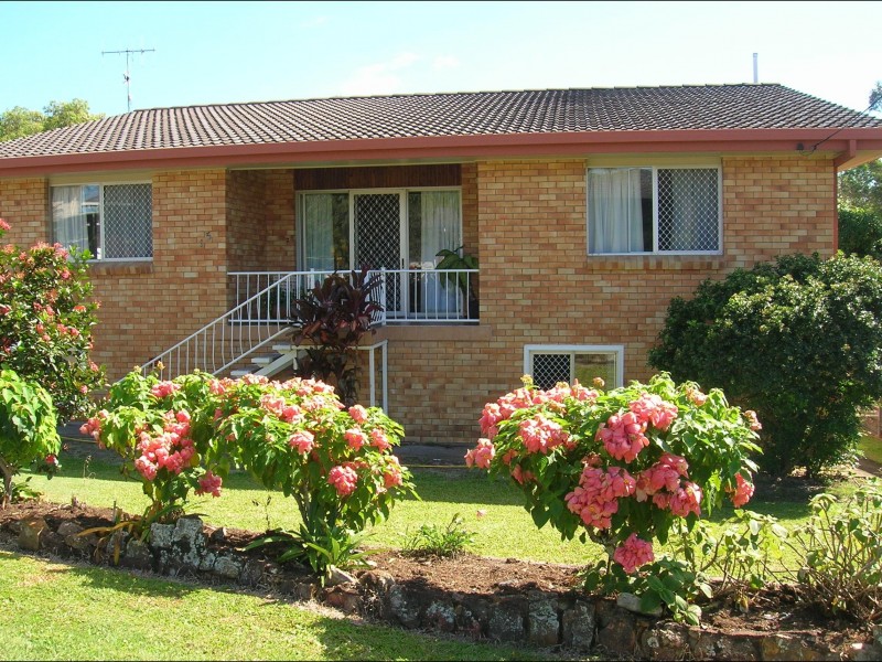 15 Jacaranda Drive, Torquay QLD 4655