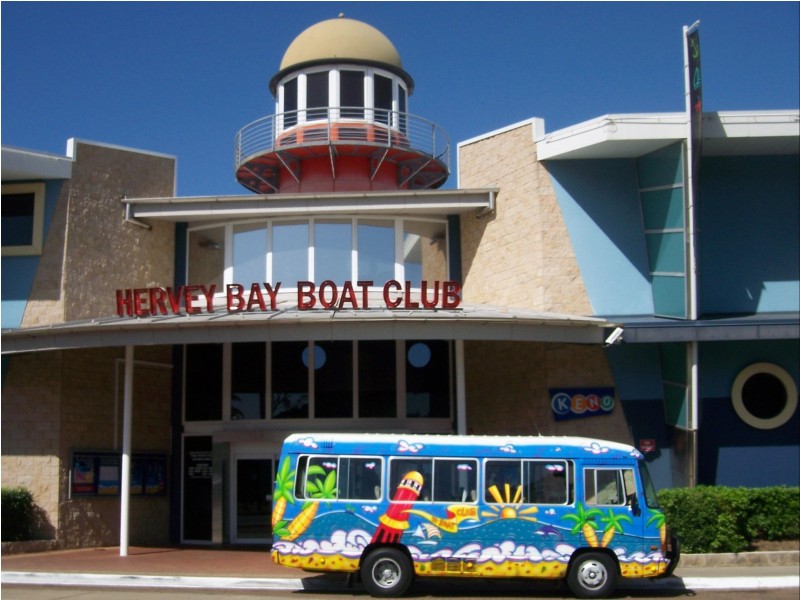 8 Crescent Street, Urangan QLD 4655