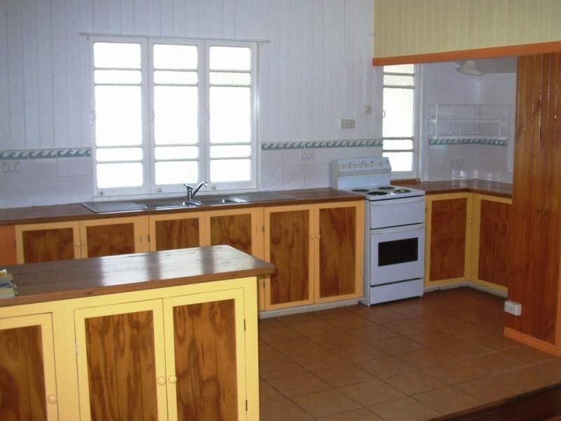 18 Truro Street, Torquay QLD 4655