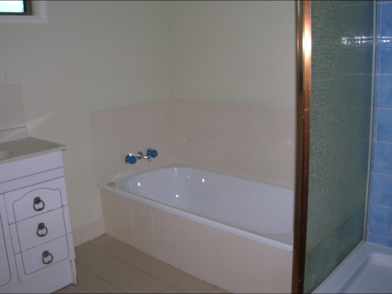 17 Marr Street, Point Vernon QLD 4655