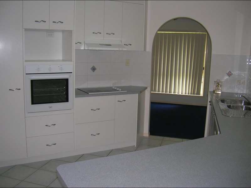 6 Arwon Close, Point Vernon QLD 4655
