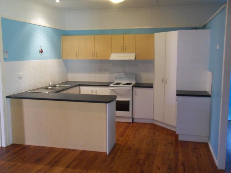80 Drummond St, Urangan QLD 4655