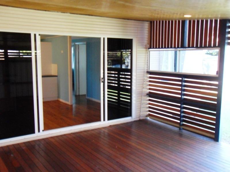 80 Drummond St, Urangan QLD 4655