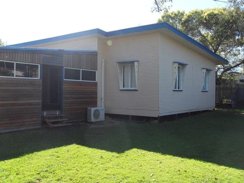80 Drummond St, Urangan QLD 4655