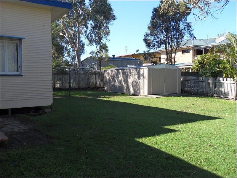 80 Drummond St, Urangan QLD 4655