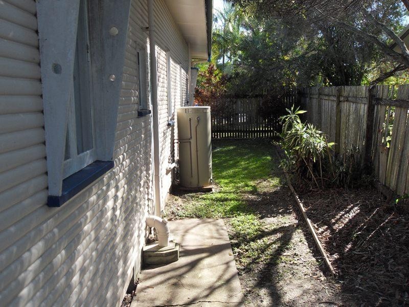 80 Drummond St, Urangan QLD 4655