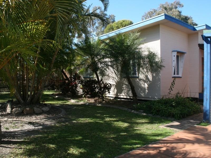 80 Drummond St, Urangan QLD 4655