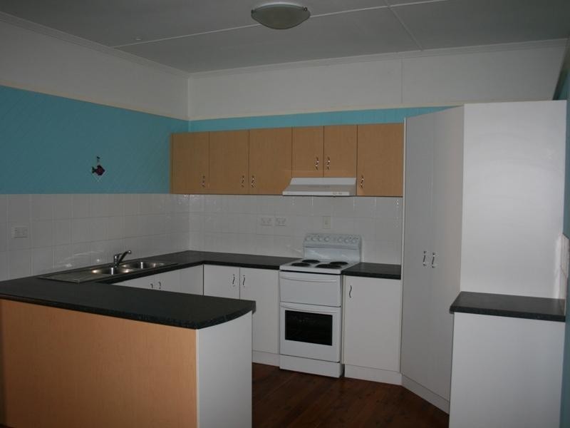 80 Drummond St, Urangan QLD 4655