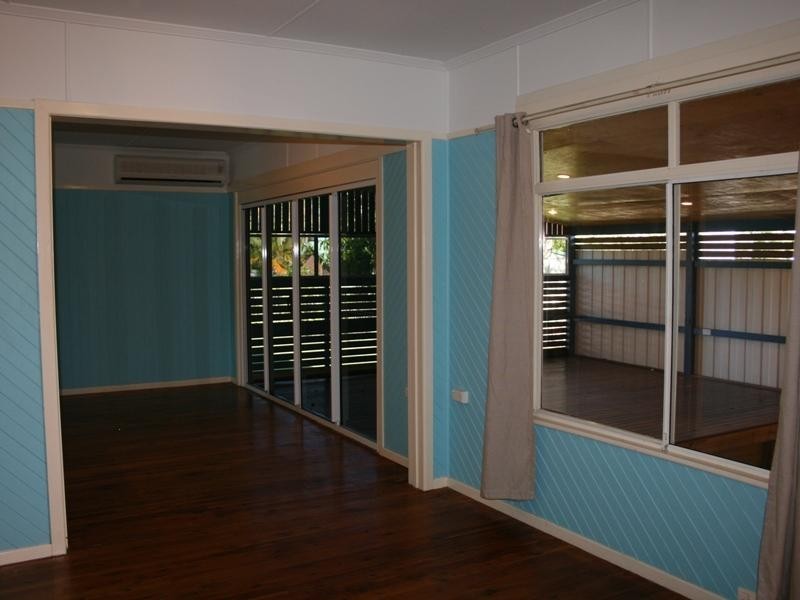 80 Drummond St, Urangan QLD 4655