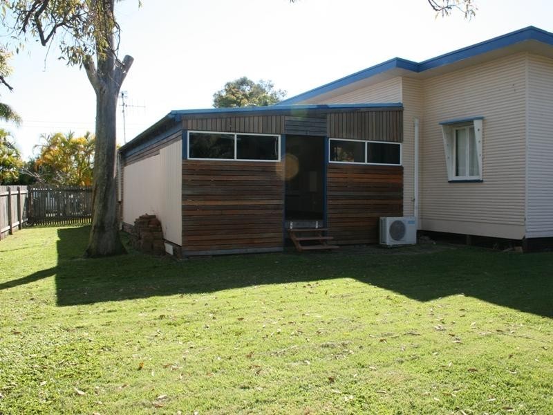 80 Drummond St, Urangan QLD 4655