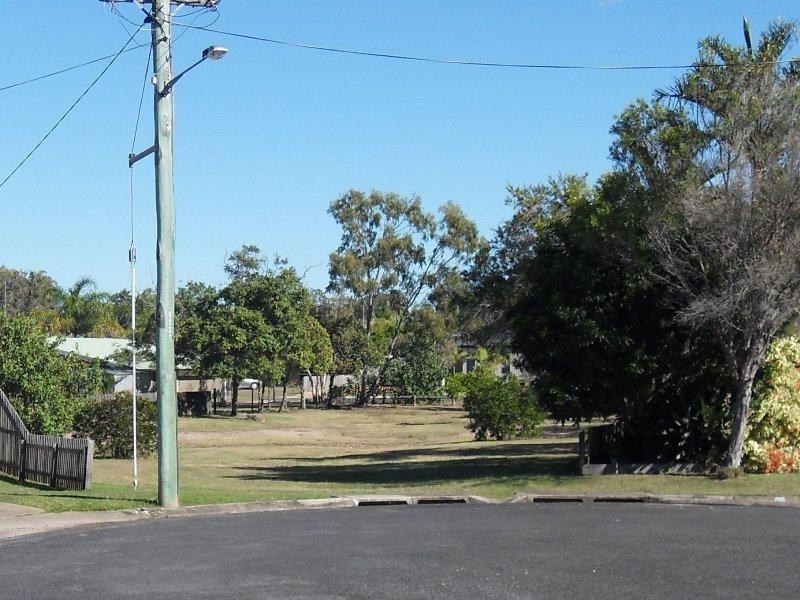 80 Drummond St, Urangan QLD 4655