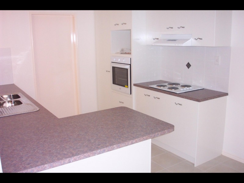 75 Wattle Street, Point Vernon QLD 4655