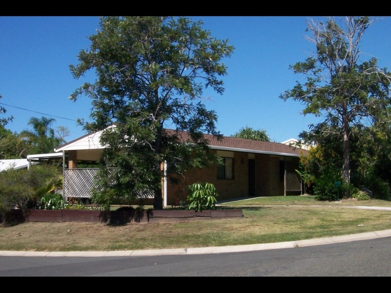 31 Park Street, Urangan QLD 4655