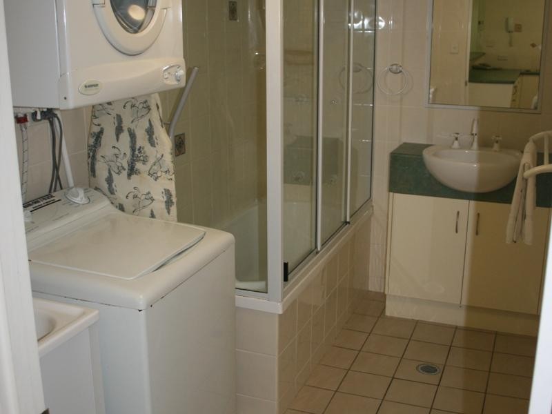 7/407 Esplanade, Torquay QLD 4655