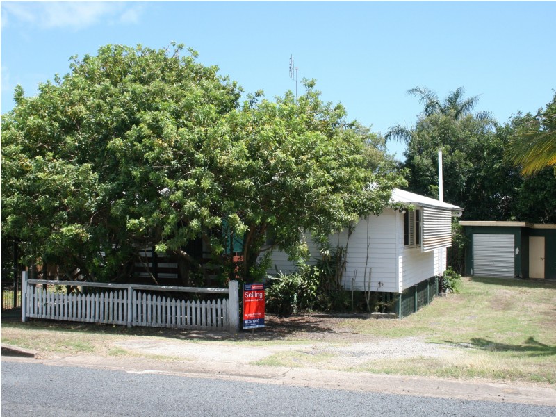 26 Kent Street, Urangan QLD 4655