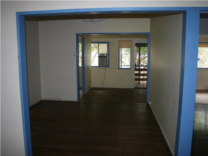 26 Kent Street, Urangan QLD 4655