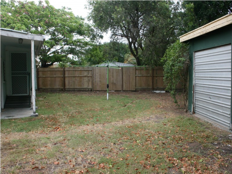 26 Kent Street, Urangan QLD 4655