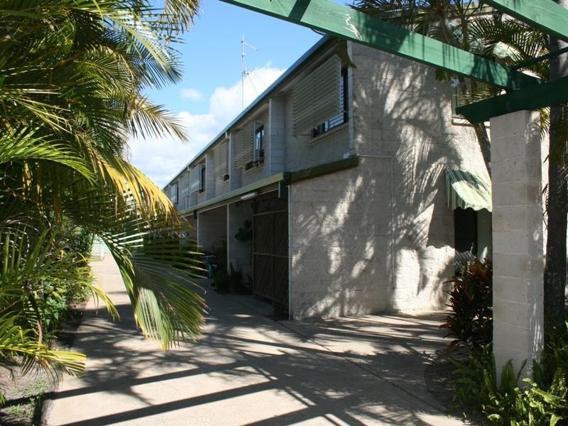 4/445 Esplanade, Torquay QLD 4655