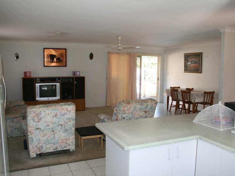 44 Brighton St, Point Vernon QLD 4655