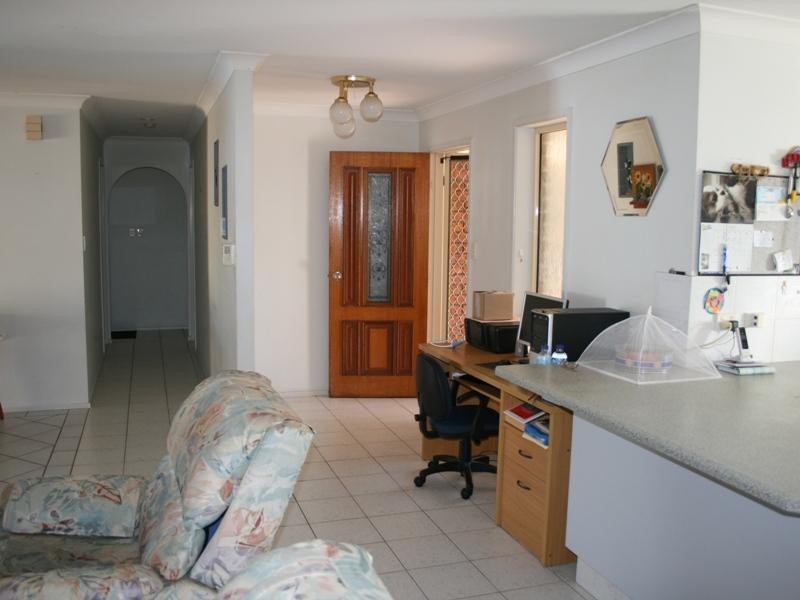 44 Brighton St, Point Vernon QLD 4655