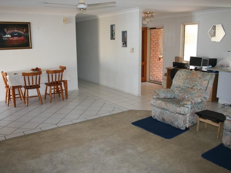 44 Brighton St, Point Vernon QLD 4655