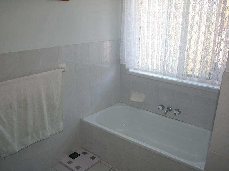 44 Brighton St, Point Vernon QLD 4655